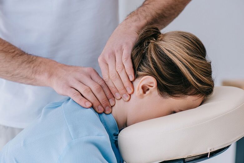Neurologiniam sindromui pašalinti naudojamas rankinis masažas