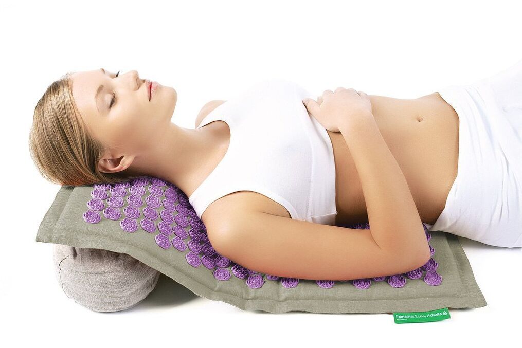 Adatinis aplikatorius padės kovoti su kaklo stuburo osteochondroze