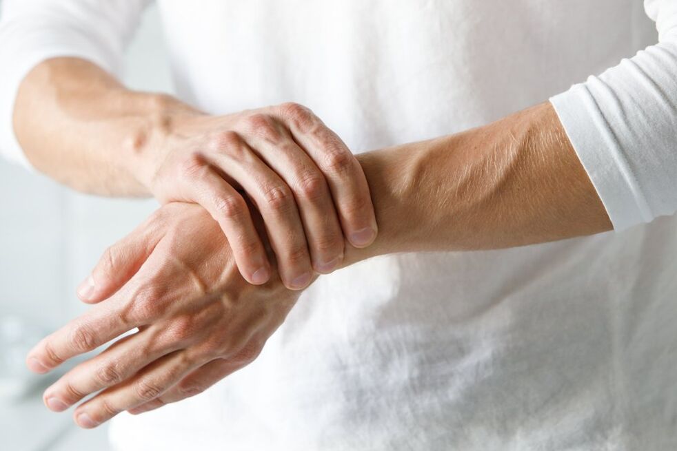 artrite amorteala degetelor stadiul inițial al artritei genunchiului